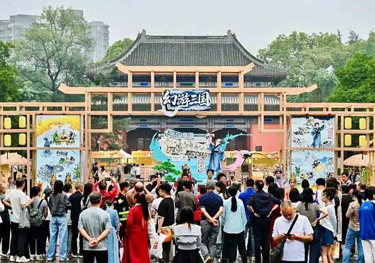 国庆中秋旅游人数创新高，人均消费却连年降2