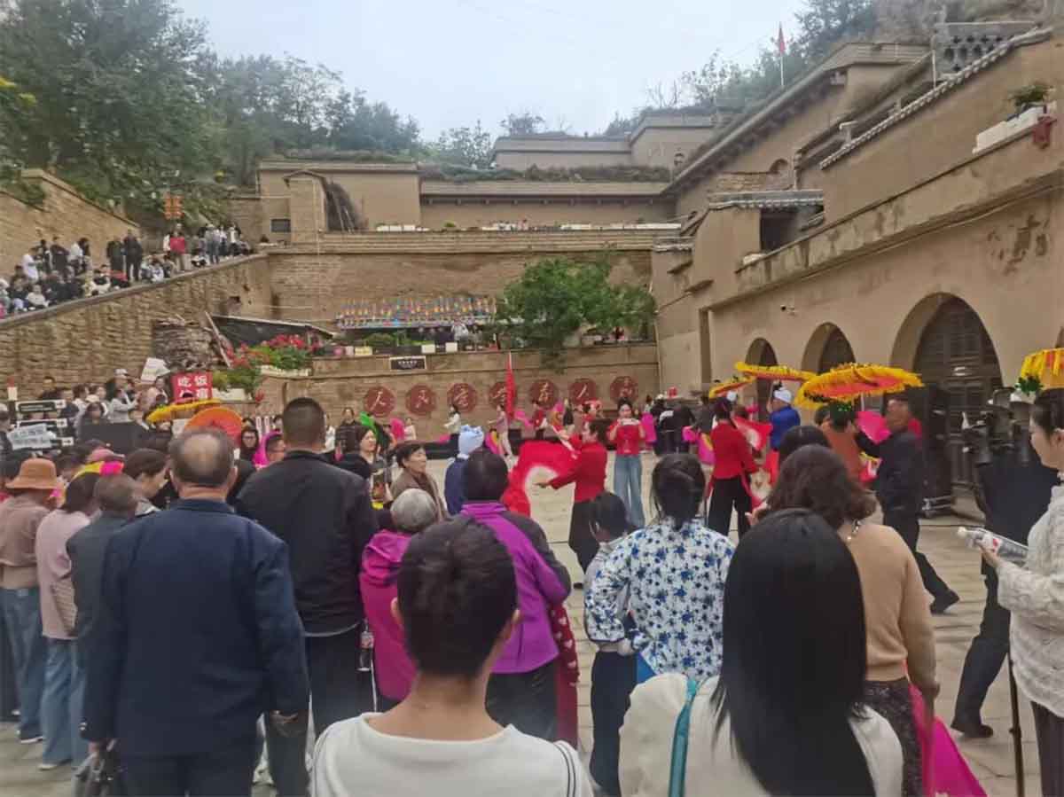 国庆中秋旅游人数创新高，人均消费却连年降4